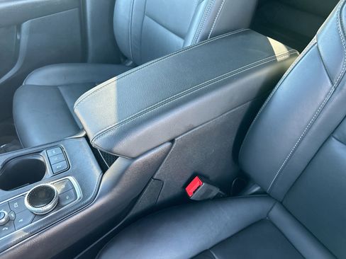 Used 2024 Cadillac XT4 Premium Luxury image 21