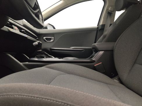 Used 2025 Kia K4 FWD image 17