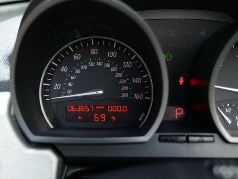 Used 2004 BMW Z4 2.5i image 20