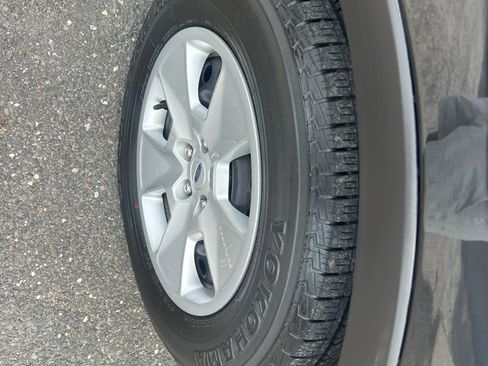 Used 2013 Ford Explorer FWD image 4