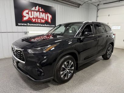Used 2022 Toyota Highlander XLE