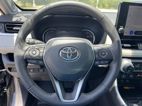 Used 2025 Toyota RAV4 XLE Premium w/ Weather Package FWD image 6