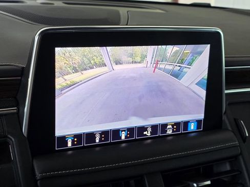 Used 2021 Chevrolet Tahoe Premier AWD/4WD image 29