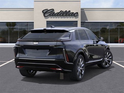 New 2026 Cadillac Lyriq Signature Luxury image 4