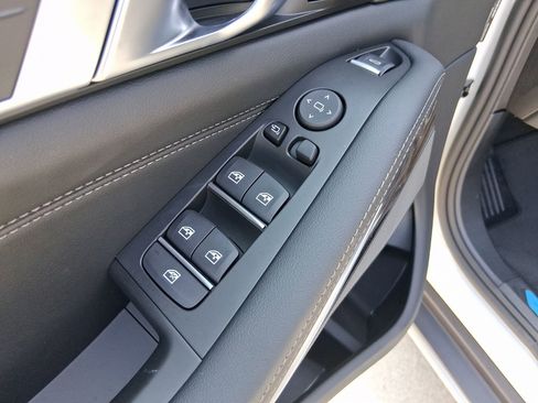 Used 2026 BMW X5 sDrive40i w/ Premium Package image 22