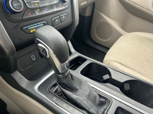 Certified 2018 Ford Escape SE w/ SE Sync 3 Package image 29