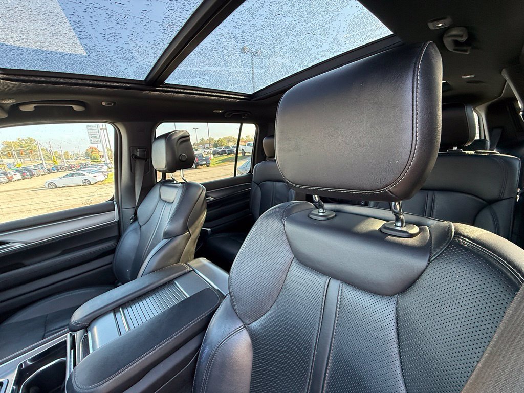 Used 2024 Jeep Wagoneer Series II AWD/4WD image 13