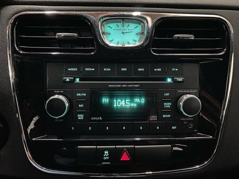 Used 2014 Chrysler 200 Touring image 15