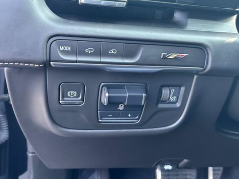 Used 2023 Cadillac Escalade V AWD/4WD image 17