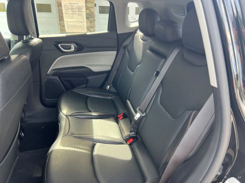 Used 2022 Jeep Compass Limited AWD/4WD image 10