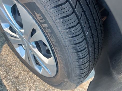 Used 2025 Chevrolet Trax LS image 7