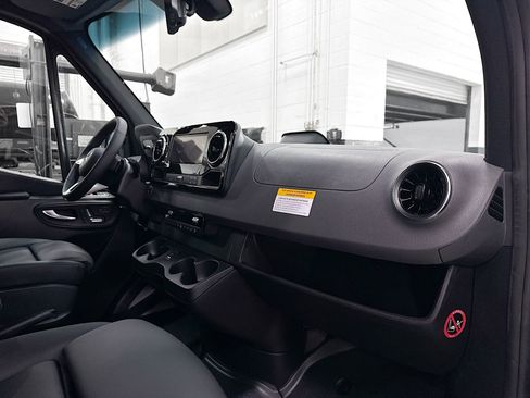 New 2026 Mercedes-Benz Sprinter 2500 image 28