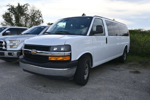 Used 2025 Chevrolet Express 3500 LT w/ LT Preferred Equipment Group RWD image 5