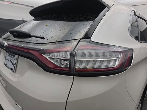 Used 2018 Ford Edge Titanium w/ Technology Package image 19