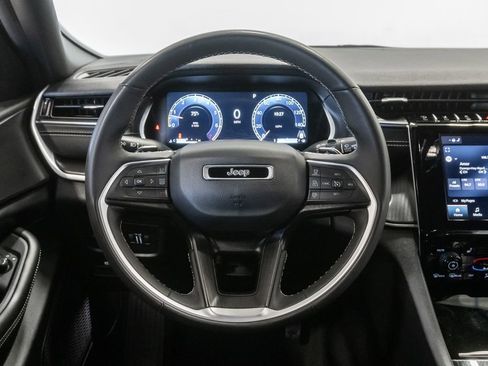 Certified 2024 Jeep Grand Cherokee Altitude AWD/4WD image 12