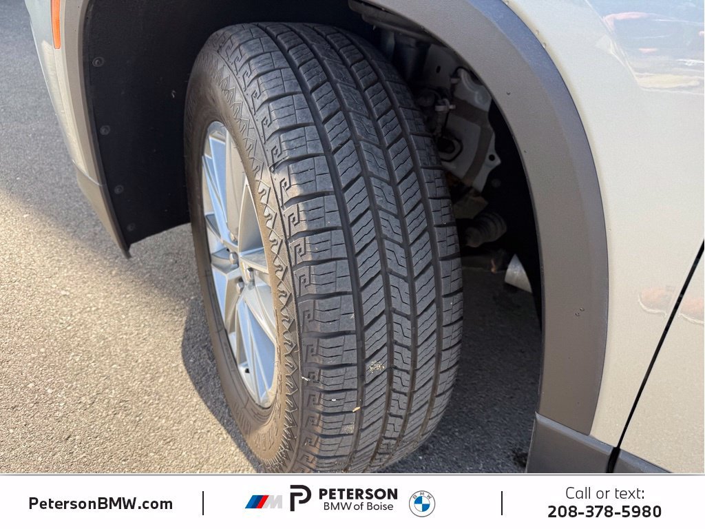 Used 2023 Chevrolet Traverse LT AWD/4WD image 34