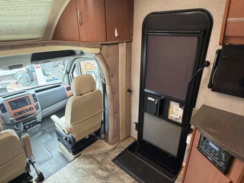 Used 2013 Mercedes-Benz Sprinter 3500 image 18