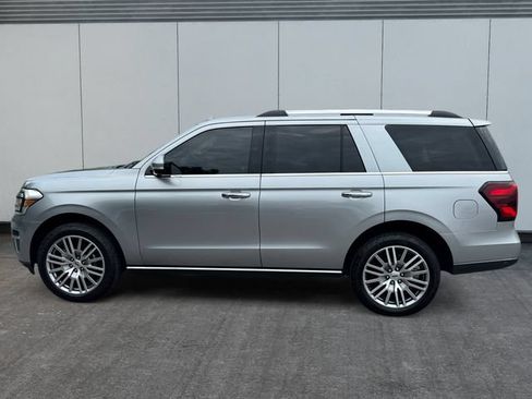 Used 2022 Ford Expedition Limited AWD/4WD image 2