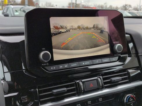 New 2025 Nissan Pathfinder SV image 13