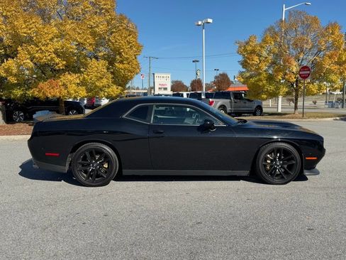 Used 2019 Dodge Challenger R/T Scat Pack w/ Stars & Stripes Edition image 20