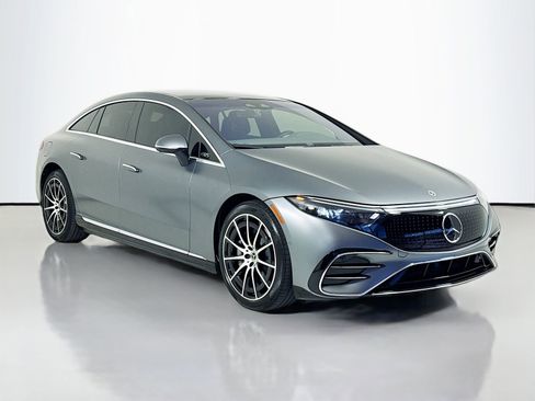 Used 2022 Mercedes-Benz EQS 580 4MATIC Sedan image 1