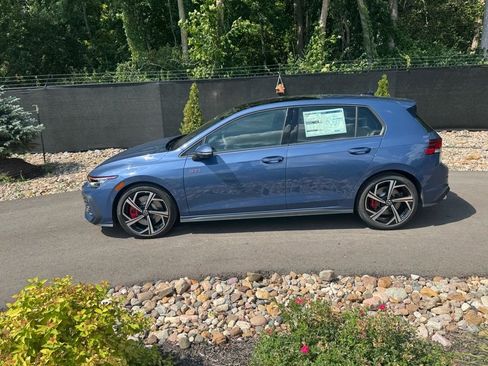 New 2025 Volkswagen GTI SE image 2