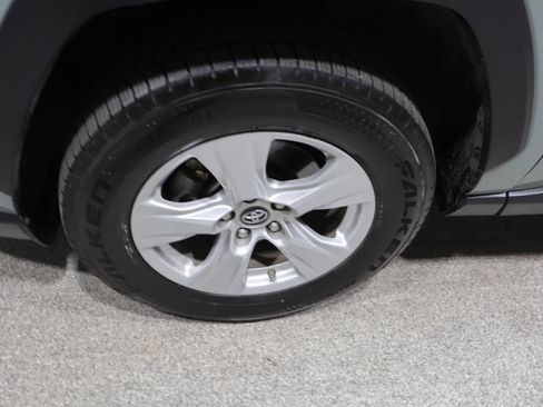 Used 2019 Toyota RAV4 XLE AWD/4WD image 9