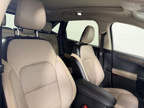 Used 2020 Ford Escape Titanium AWD/4WD image 20