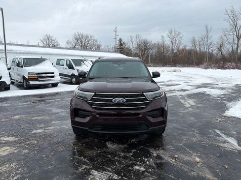 Used 2022 Ford Explorer XLT image 12
