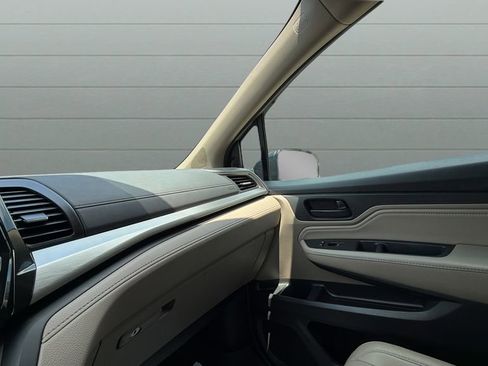 Used 2019 Honda Odyssey Touring image 14