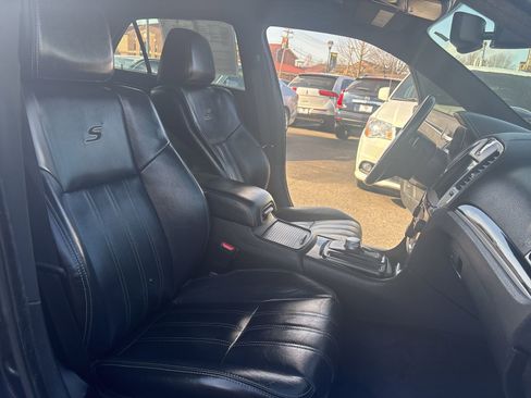 Used 2019 Chrysler 300 S AWD/4WD image 19