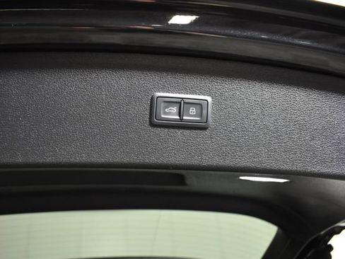 Used 2023 Audi Q5 2.0T Premium w/ Convenience Package AWD/4WD image 29