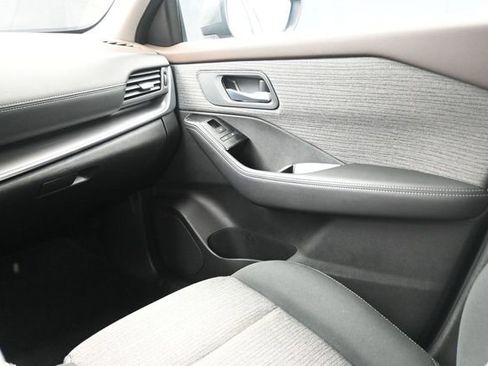 Used 2023 Nissan Rogue SV AWD/4WD image 27