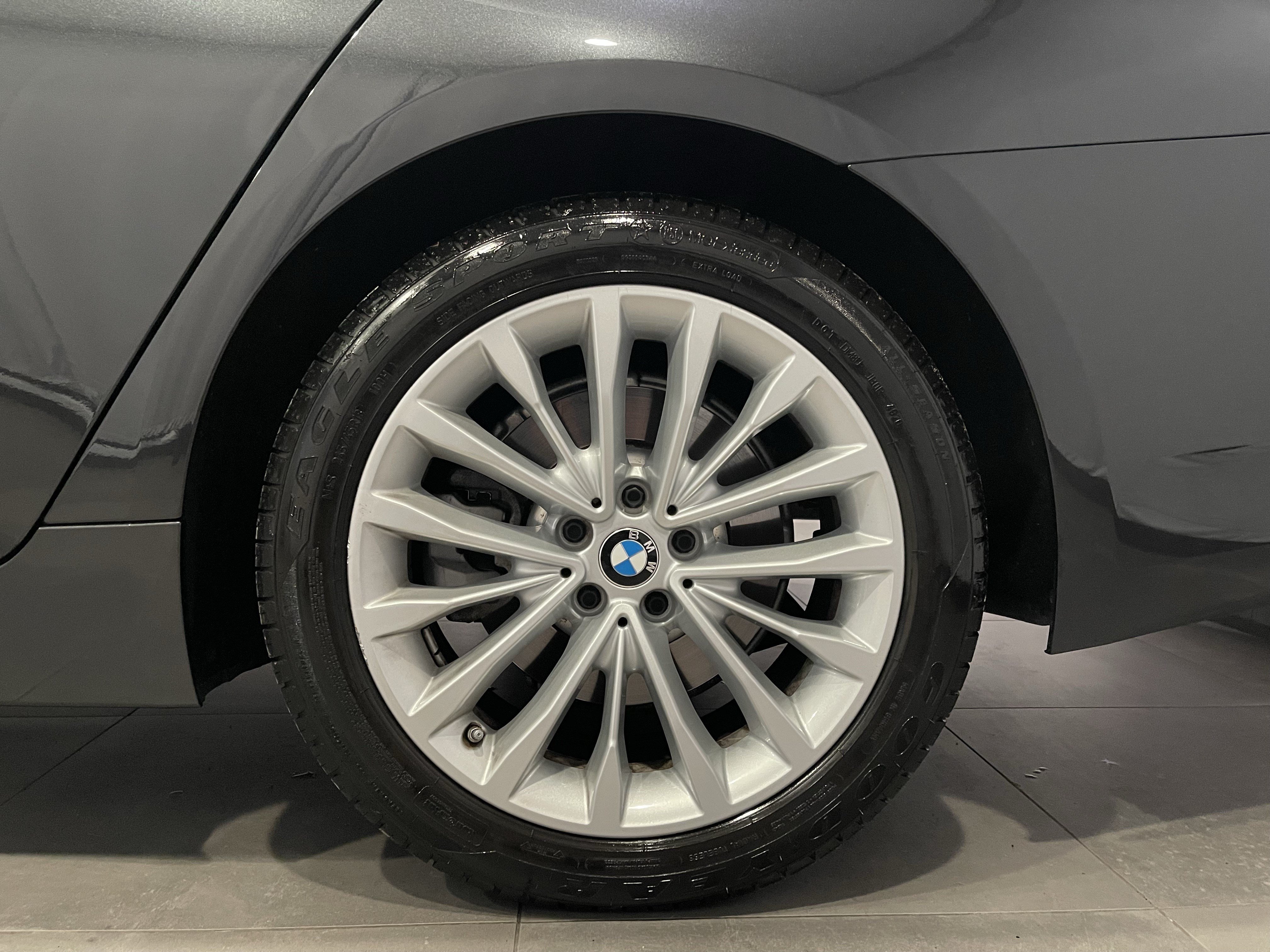 Used 2021 BMW 530i xDrive w/ Convenience Package AWD/4WD image 8