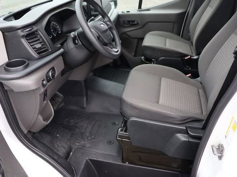 Used 2022 Ford E-Transit 148 High Roof Extended image 16