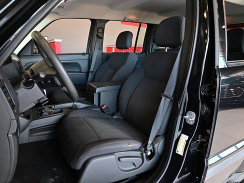 Used 2012 Jeep Liberty Sport AWD/4WD image 15