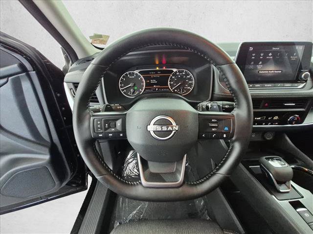 Used 2026 Nissan Rogue SV FWD image 28