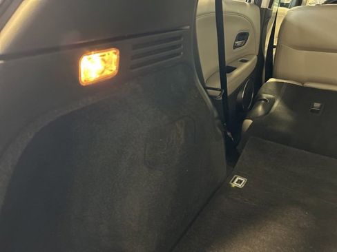 Used 2017 Honda HR-V EX-L image 29