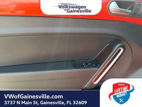 Used 2018 Volkswagen Beetle 2.0T S w/ Style & Comfort Package image 13