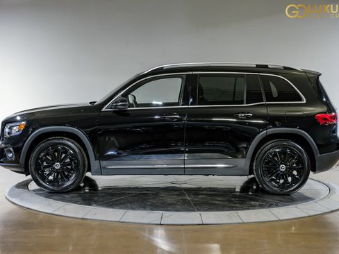 Used 2023 Mercedes-Benz GLB 250 4MATIC w/ Premium Package image 13