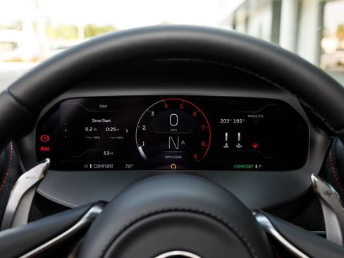 Used 2026 McLaren 750S Spider RWD image 34