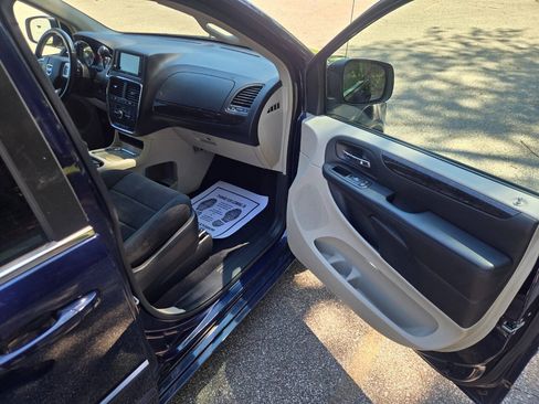 Used 2012 Dodge Grand Caravan Crew w/ Crew Value Pkg FWD image 23