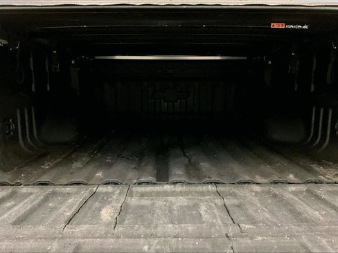 Used 2017 Chevrolet Colorado LT w/ Midnight Edition image 32