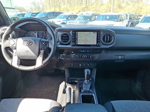 Used 2023 Toyota Tacoma TRD Off-Road image 10