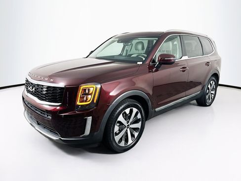 Used 2022 Kia Telluride EX w/ EX Premium Package image 3