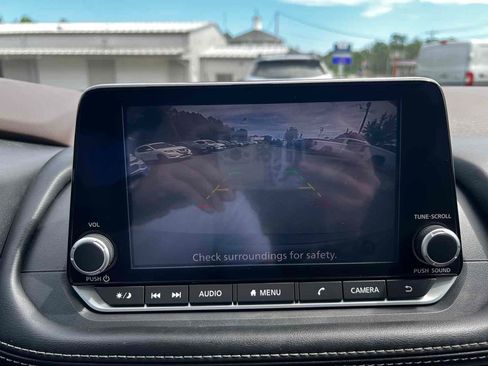 Used 2023 Nissan Rogue S image 28