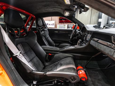 Used 2018 Porsche 911 GT3 RWD image 23