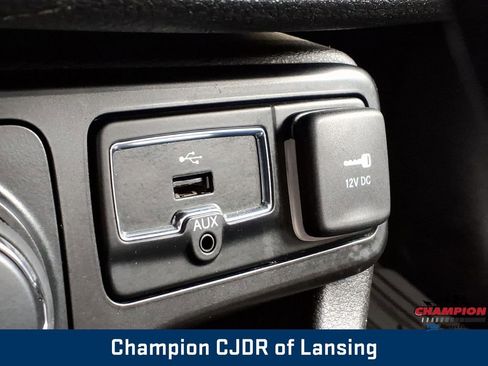 Used 2021 Jeep Renegade Limited image 24