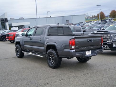 Used 2019 Toyota Tacoma SR w/ SR Convenience Package image 8