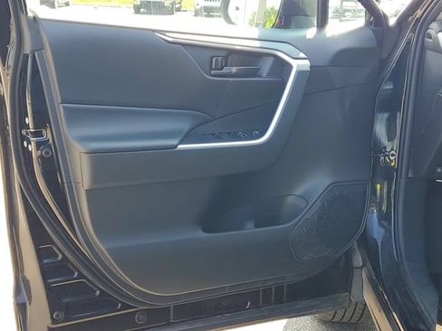 Used 2023 Toyota RAV4 LE AWD/4WD image 9